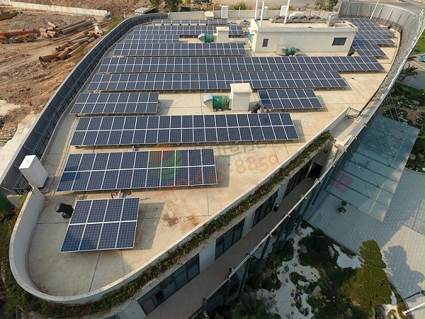 惠州碧桂圆潼湖科技小镇产业发展中心205.56KW太阳能光伏发电项目-办楼顶近拍图